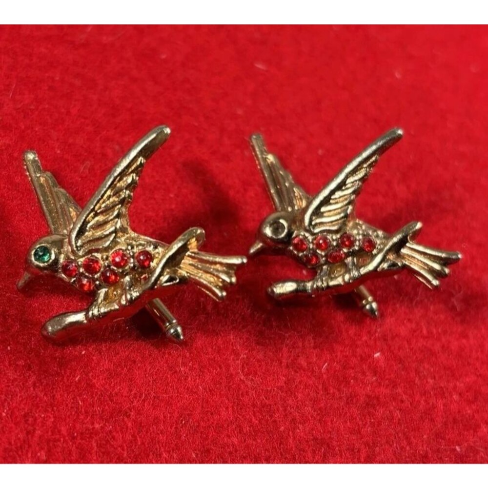 Vintage Unmarked Gold Tone Swallow Birds w Jewel Accent Cufflinks